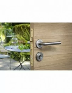 Serrure encastrable pour porte d'entrée monomax nf têtère acier laitonné 2