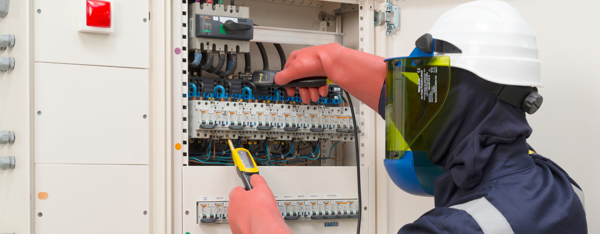 EPI électricien : la liste des équipements indispensables pour travailler en sécurité