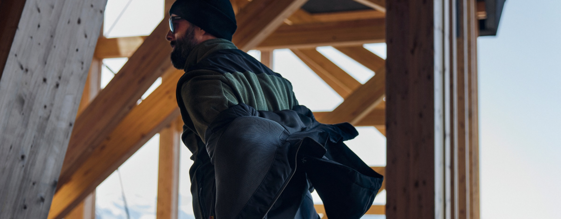 Veste de travail ou vêtement thermique : quelle option pour l'hiver ?