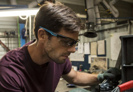 Lunettes de protection pour le travail : comment bien les choisir ?